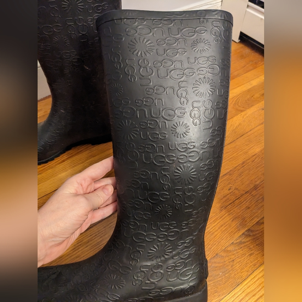 UGG rain/snow boots!